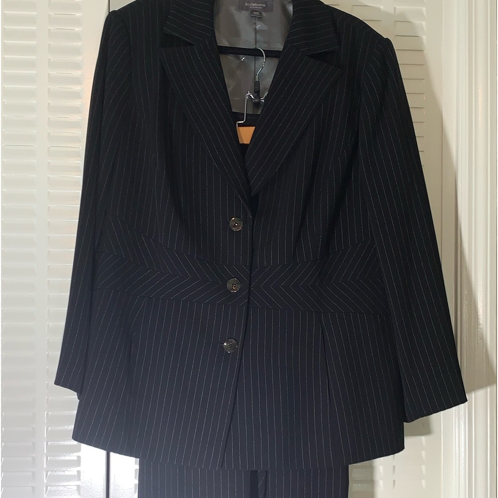 Liz Claiborne pinstripe woman’s business pants suit